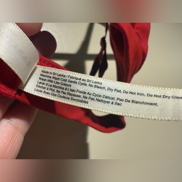 Babaton original contour Triangle Bralette Size large - Picture 5 of 7